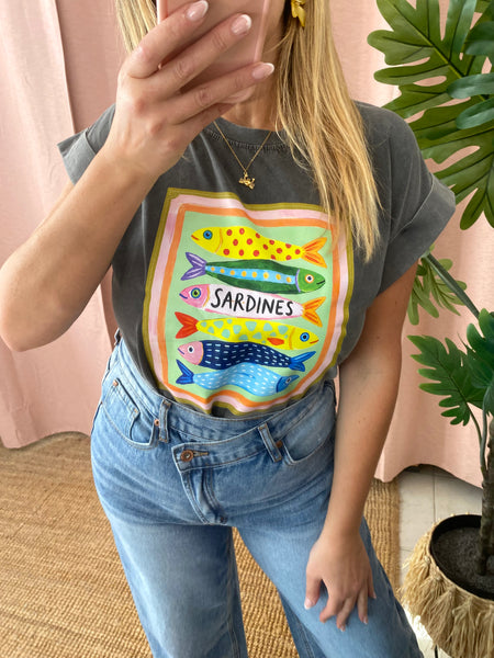 T-shirt cinza sardinhas multicor