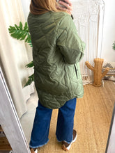 Carregar imagem no visualizador da galeria, Parka Vitate kaki Vila
