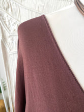 Carregar imagem no visualizador da galeria, Camisola de malha fina oversize marrom
