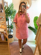 Carregar imagem no visualizador da galeria, Vestido de sarja rosa com bolsos
