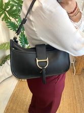 Carregar imagem no visualizador da galeria, Mala de ombro preto Don Algodon
