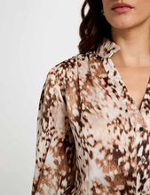 Carregar imagem no visualizador da galeria, Camisa Morgan estampa bambi
