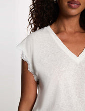 Carregar imagem no visualizador da galeria, T-shirt Morgan branco emblema
