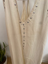 Carregar imagem no visualizador da galeria, Vestido linho com tachas cru
