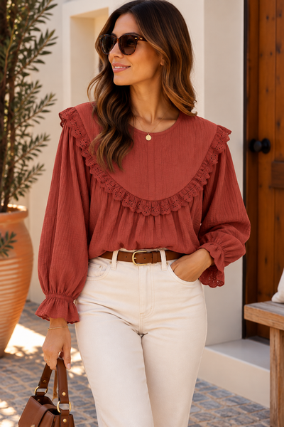Blusa com rendinha bordada tijolo