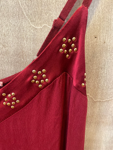 Macacão fluído com tachas Bordeaux