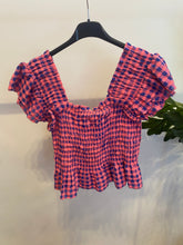 Carregar imagem no visualizador da galeria, Blusa padrão rosa vichy

