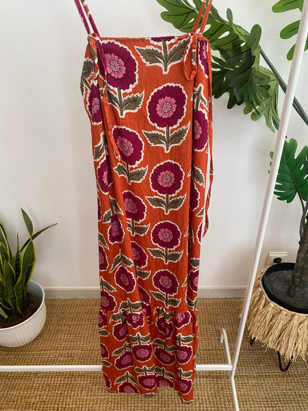 Vestido fluído flores grandes laranja