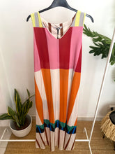 Carregar imagem no visualizador da galeria, Vestido malha fria riscas e rosa e laranja
