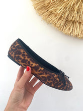 Carregar imagem no visualizador da galeria, Sabrina laçinho leopardo Corina
