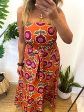 Carregar imagem no visualizador da galeria, Vestido laçada flores grandes laranja
