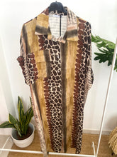 Carregar imagem no visualizador da galeria, Vestido camisa estampa tartaruga verde
