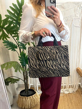 Carregar imagem no visualizador da galeria, Mala zebra Morgan
