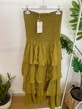 Carregar imagem no visualizador da galeria, Vestido caí caí com folhos verde azeitona
