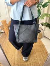 Carregar imagem no visualizador da galeria, Shopper azul Don Algodon
