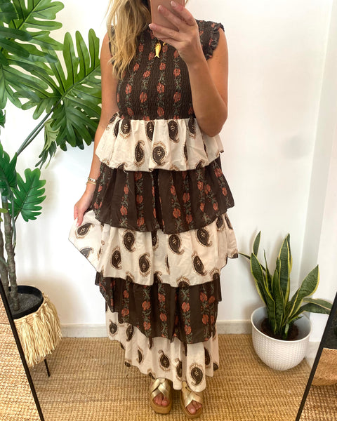 Vestido estampado folhos castanho