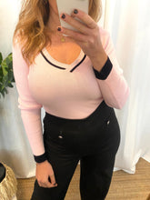 Carregar imagem no visualizador da galeria, Camisola Morgan malha rosa decote V

