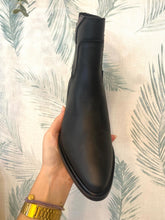 Carregar imagem no visualizador da galeria, Botas Cubanas Indre preto estrela
