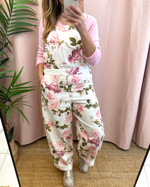 Jardineiras estampa flores Lumina