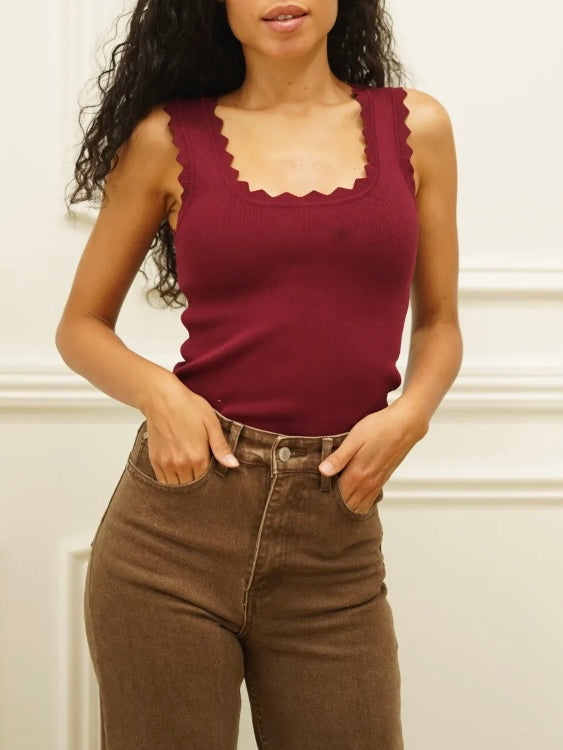 Top canelado bordeaux