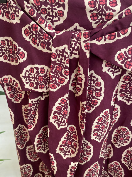 Saia estampada laçada folhas ameixa