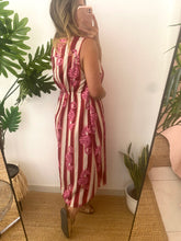 Carregar imagem no visualizador da galeria, Vestido cavalo marinho rosa
