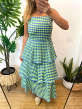 Carregar imagem no visualizador da galeria, Vestido vichy folhos azul com verde
