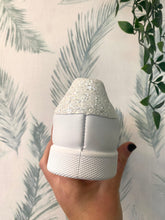 Carregar imagem no visualizador da galeria, Ténis branco/glitter Victoria
