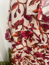 Carregar imagem no visualizador da galeria, Vestido camisa estampa floral branco
