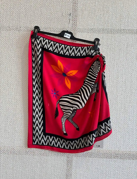 Saia páreo zebra vermelho