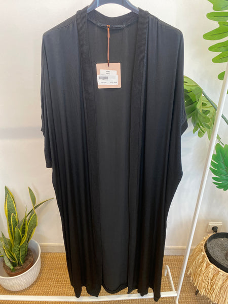 Kimono comprido acetinado preto