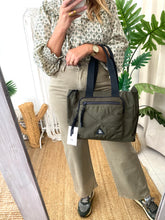 Carregar imagem no visualizador da galeria, Mala de ombro nylon kaki Don Algodon
