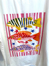 Carregar imagem no visualizador da galeria, T-shirt estampa peixes
