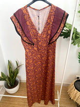 Carregar imagem no visualizador da galeria, Vestido vintage com folho tijolo
