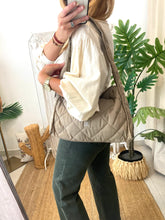 Carregar imagem no visualizador da galeria, Mala de ombro nylon beje Don Algodon
