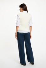 Carregar imagem no visualizador da galeria, Colete de malha com brilhantes MORGAN
