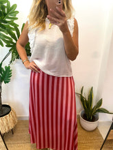 Carregar imagem no visualizador da galeria, Blusa branca com folhos ombro
