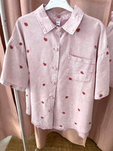 Carregar imagem no visualizador da galeria, Conjunto camisa e calções morangos 🍓
