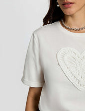 Carregar imagem no visualizador da galeria, T-shirt branca coração MORGAN
