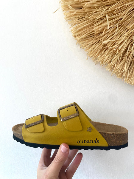 Chinelo fivelas amarelo Cubanas