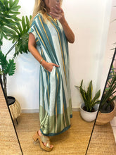 Carregar imagem no visualizador da galeria, Vestido oversize riscas menta
