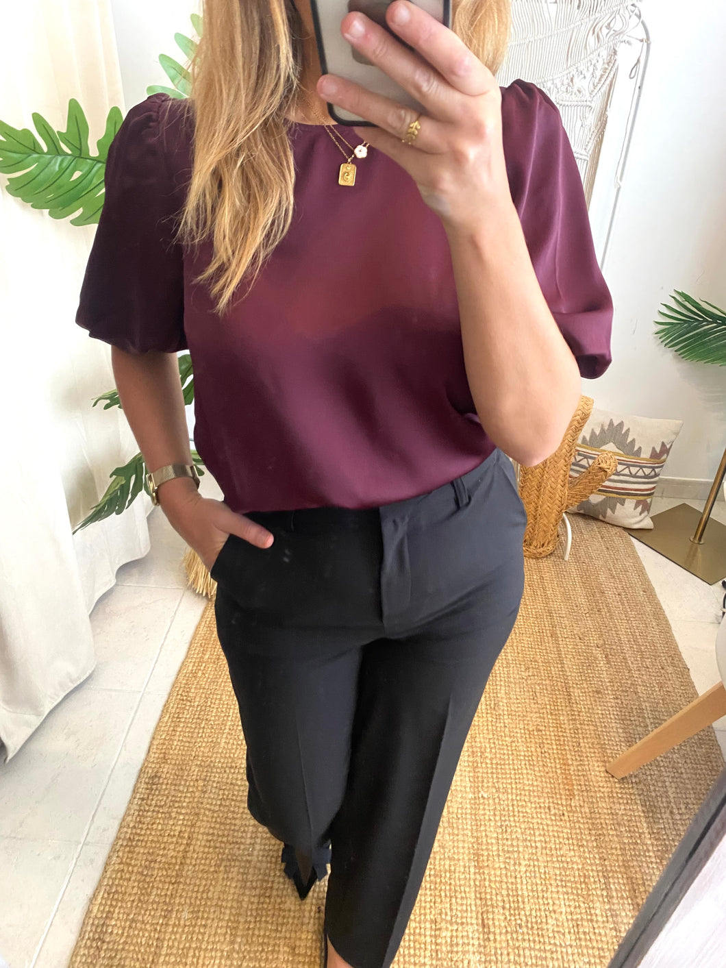 Blusa acetinada manga balão bordeaux