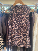 Carregar imagem no visualizador da galeria, Top meia gola leopardo Vila
