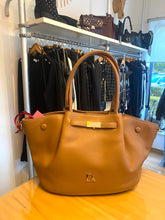 Carregar imagem no visualizador da galeria, Mala mão camel Don Algodon
