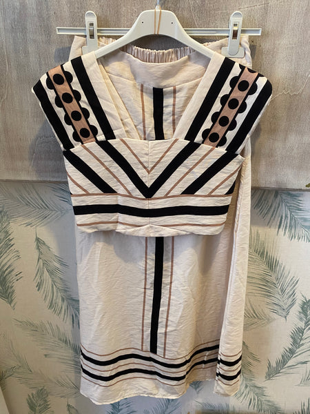 Conjunto de top e saia branco