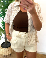Carregar imagem no visualizador da galeria, Camisa estampa fine flower
