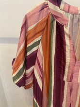 Carregar imagem no visualizador da galeria, Vestido riscas manga balão

