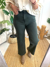 Carregar imagem no visualizador da galeria, Calça straight sarja kaki
