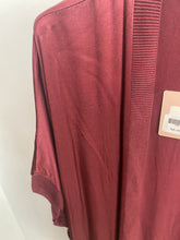 Carregar imagem no visualizador da galeria, Kimono comprido acetinado Bordeaux
