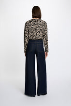 Carregar imagem no visualizador da galeria, Camisola MORGAN animal print

